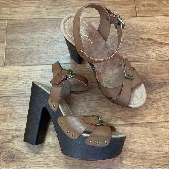 Candies Tan Faux Leather Platforms Sandals - Picture 2 of 10